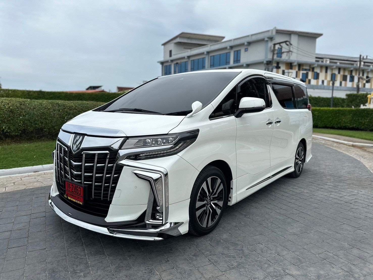 Toyota Alphard 2024 в аренду на Пхукете