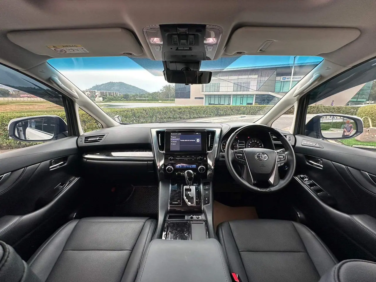 Toyota Alphard 12 Seats 2024 в аренду на Пхукете — фото 2