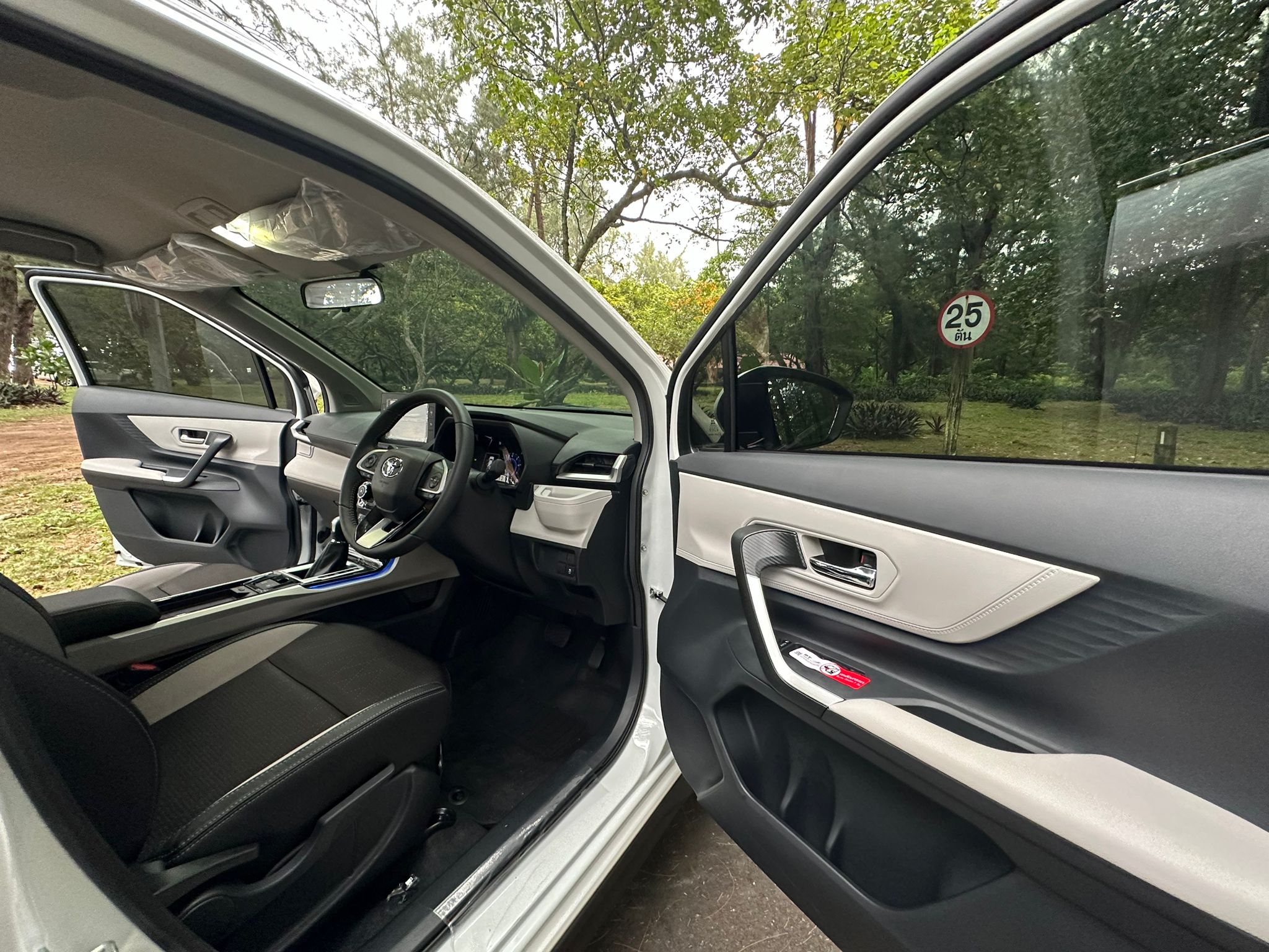 Toyota VELOZ 2024 for rent in Phuket — photo 4