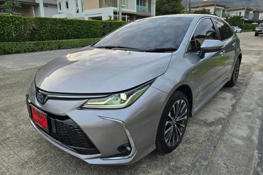 Toyota ALTIS 2023 в аренду на Пхукете