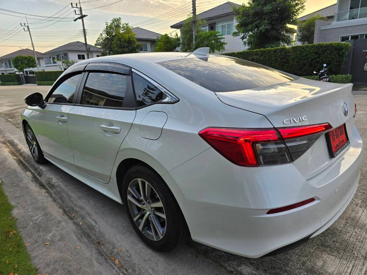 Honda CIVIC 2024 в аренду на Пхукете — фото 3