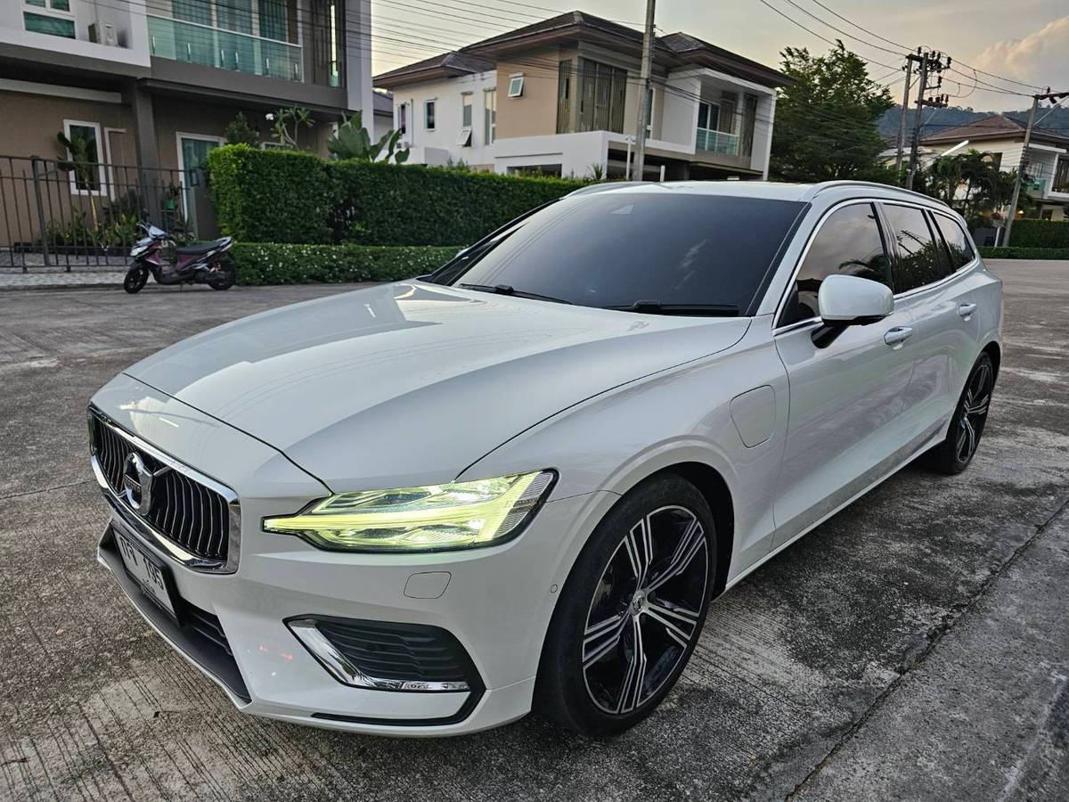 Volvo V60 2020 for rent in Phuket — photo 1