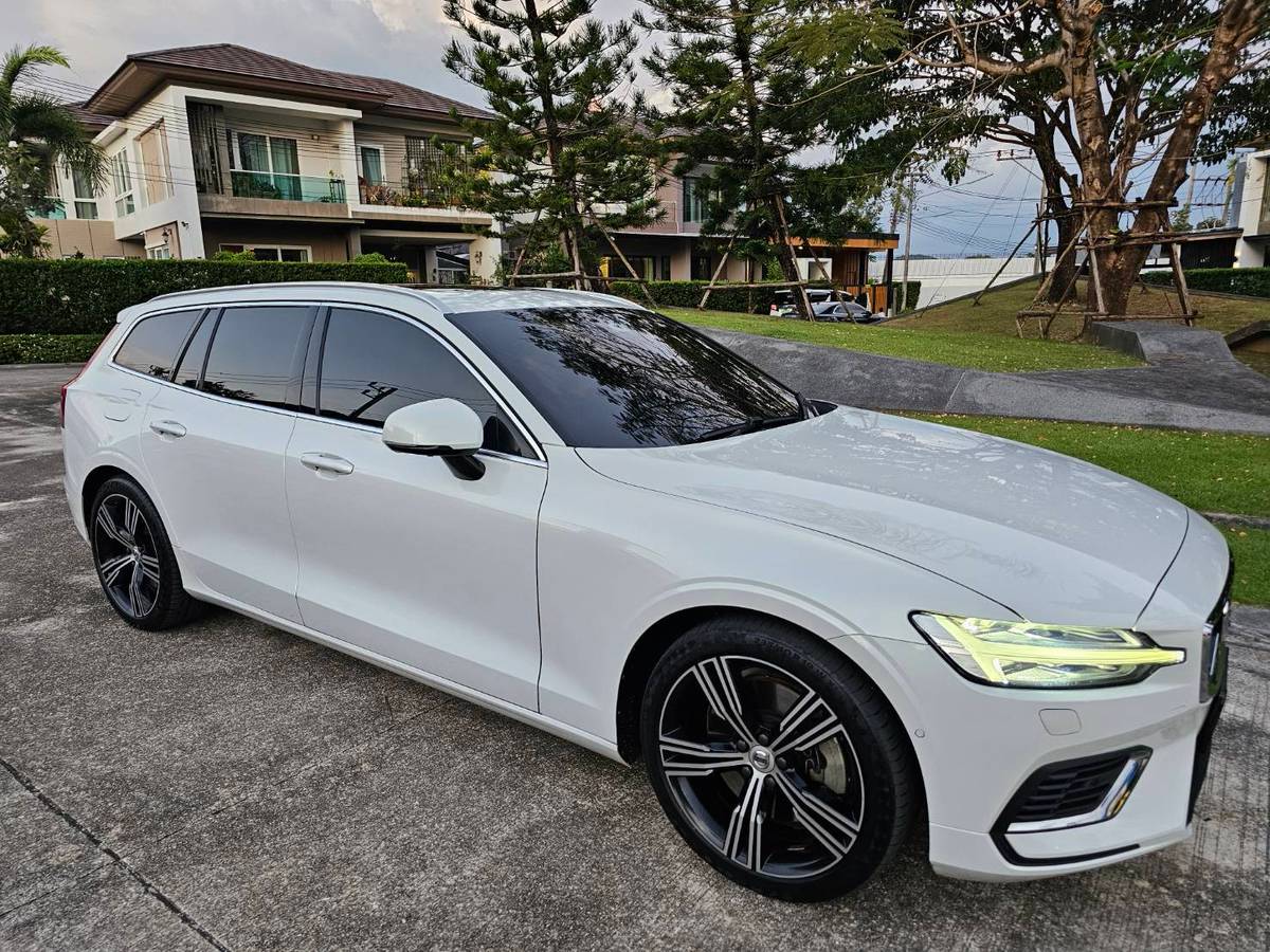 Volvo V60 2020 for rent in Phuket — photo 3