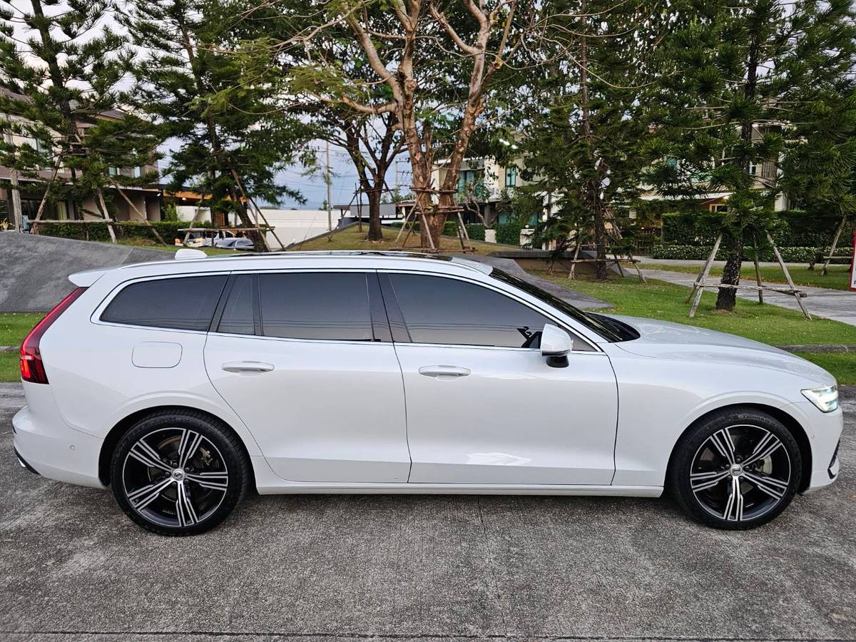 Volvo V60 2020 for rent in Phuket — photo 4