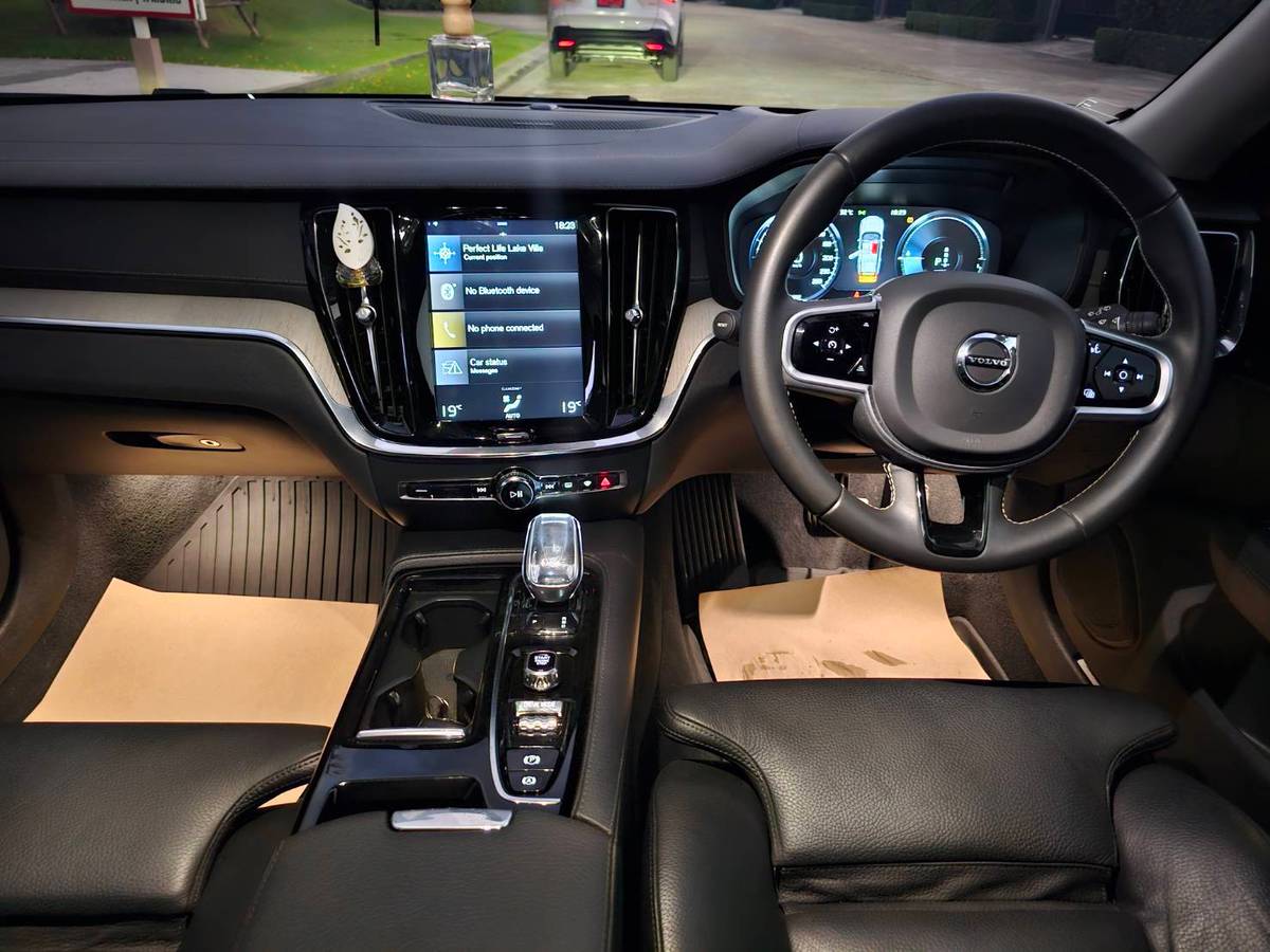 Volvo V60 2020 for rent in Phuket — photo 6
