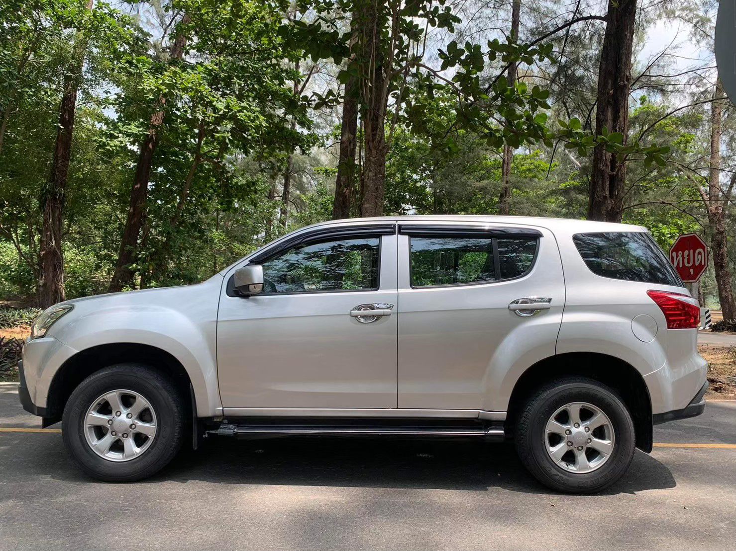 Isuzu MUX 2020 в аренду на Пхукете — фото 4