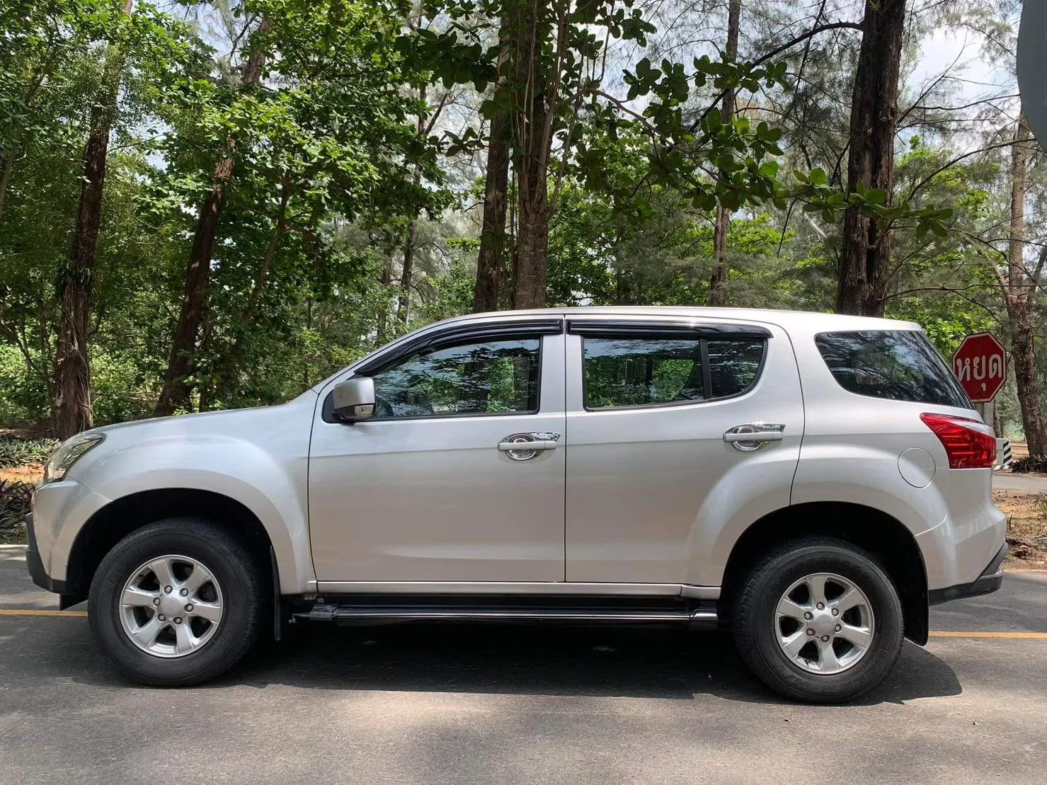 Isuzu MUX 2020 в аренду на Пхукете — фото 4